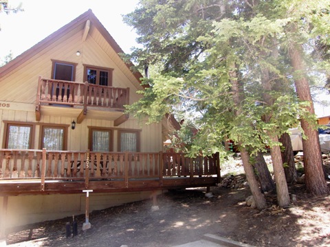 Big Bear cabin 43 outside